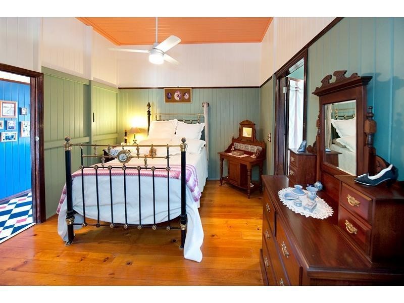 27 Armstrong Street, Berserker QLD 4701