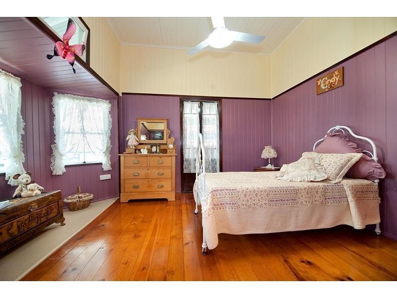 27 Armstrong Street, Berserker QLD 4701