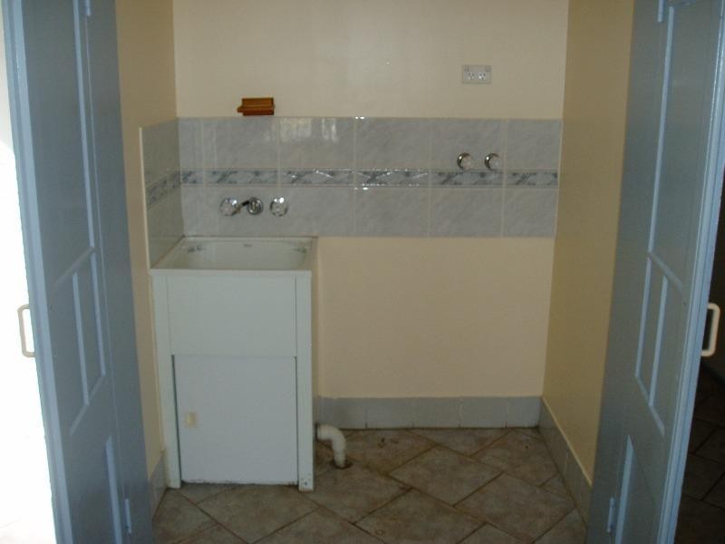 2 Charles Cresent, Gracemere QLD 4702