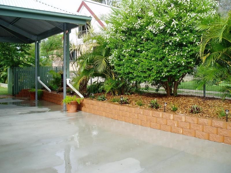 2 Charles Cresent, Gracemere QLD 4702