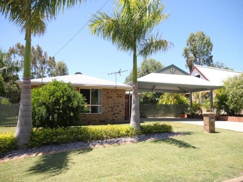 2 Charles Cresent, Gracemere QLD 4702