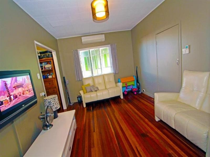 82 Agnes Street, The Range QLD 4700