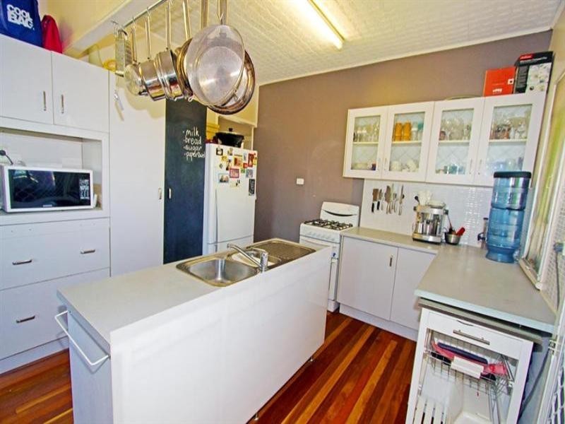 82 Agnes Street, The Range QLD 4700