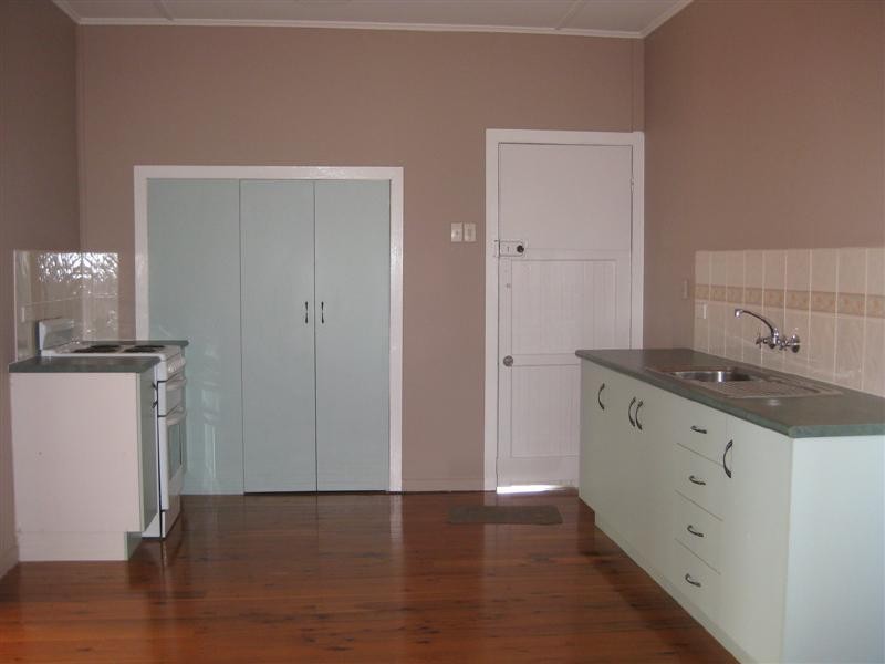 210 Dean Street, Berserker QLD 4701