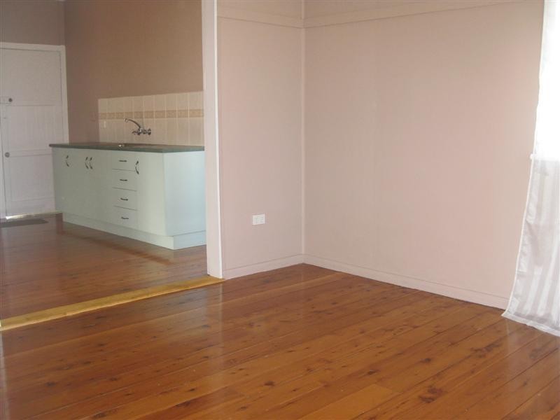 210 Dean Street, Berserker QLD 4701