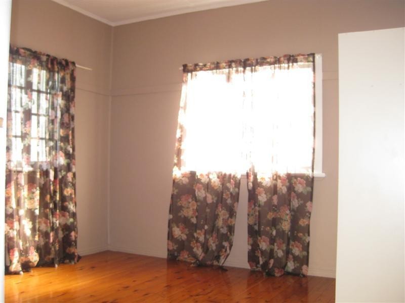 210 Dean Street, Berserker QLD 4701