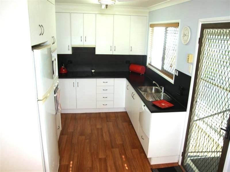 32 Elwing Street, Kawana QLD 4701