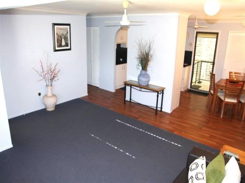 32 Elwing Street, Kawana QLD 4701