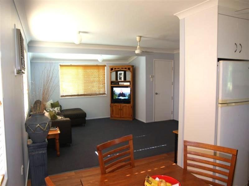 32 Elwing Street, Kawana QLD 4701