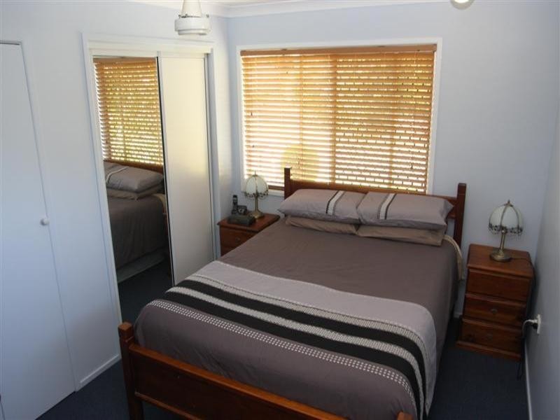 32 Elwing Street, Kawana QLD 4701