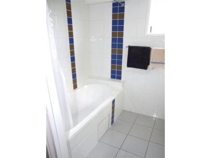 32 Elwing Street, Kawana QLD 4701