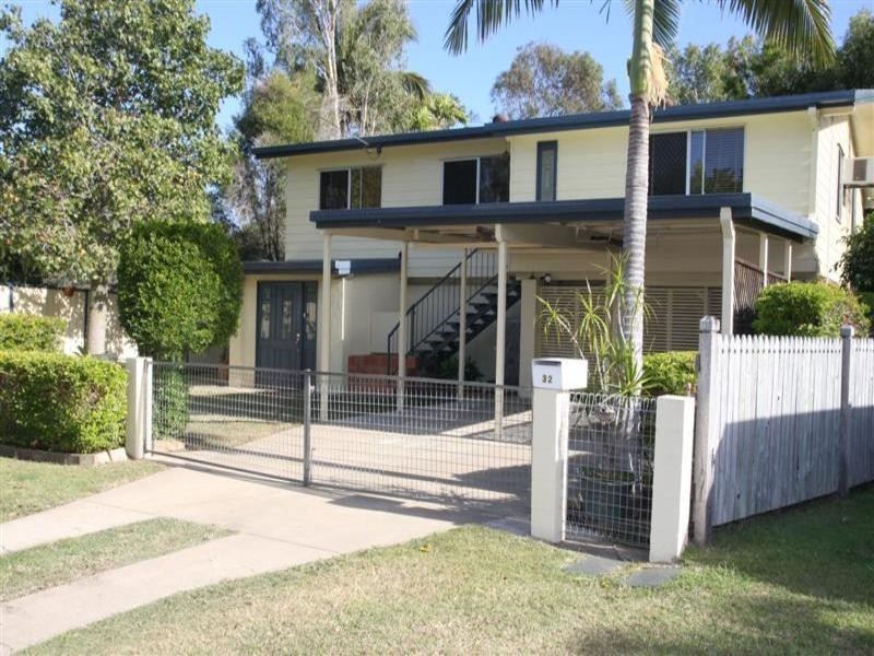 32 Elwing Street, Kawana QLD 4701