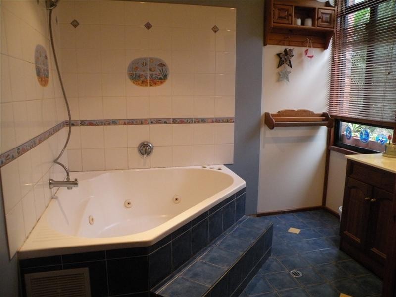 21 Rhys Avenue, The Caves QLD 4702