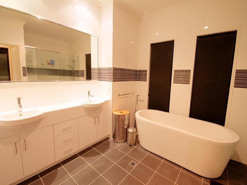 10 McRae Place, Frenchville QLD 4701