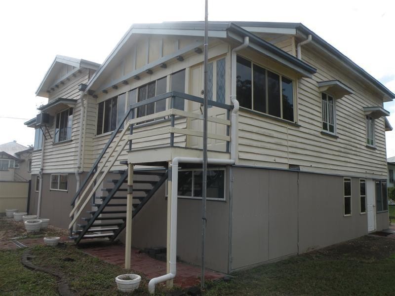 12 Dean Street, Berserker QLD 4701