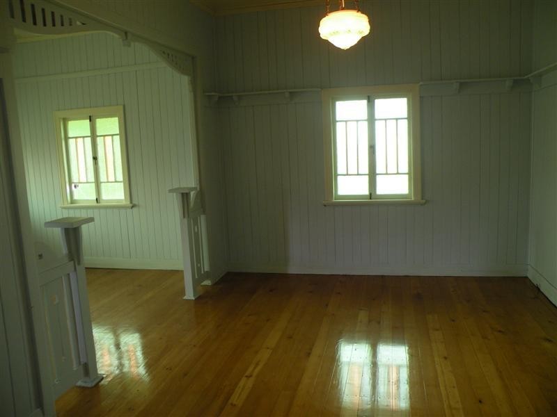 12 Dean Street, Berserker QLD 4701