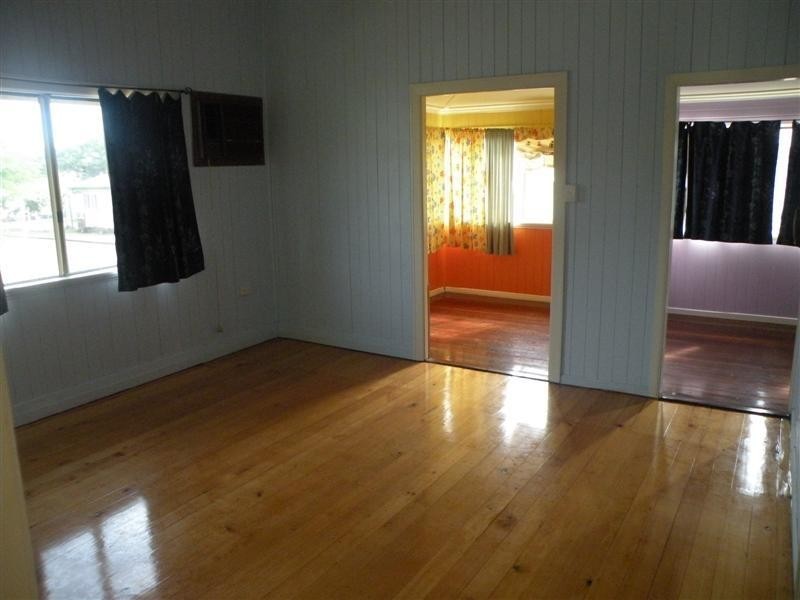 12 Dean Street, Berserker QLD 4701