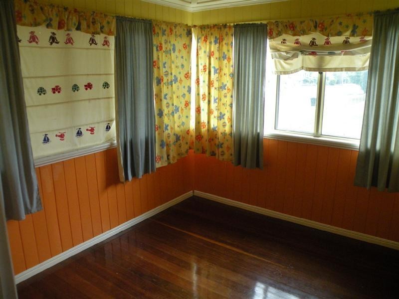 12 Dean Street, Berserker QLD 4701