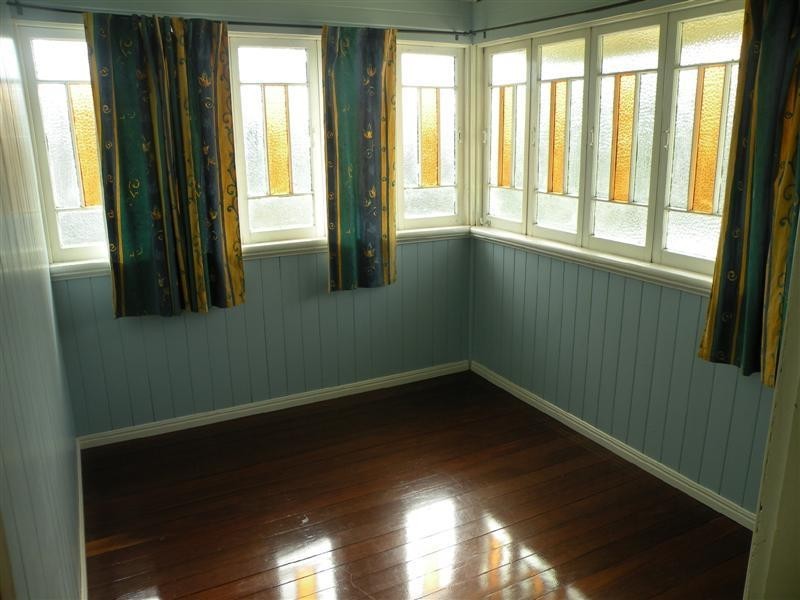 12 Dean Street, Berserker QLD 4701