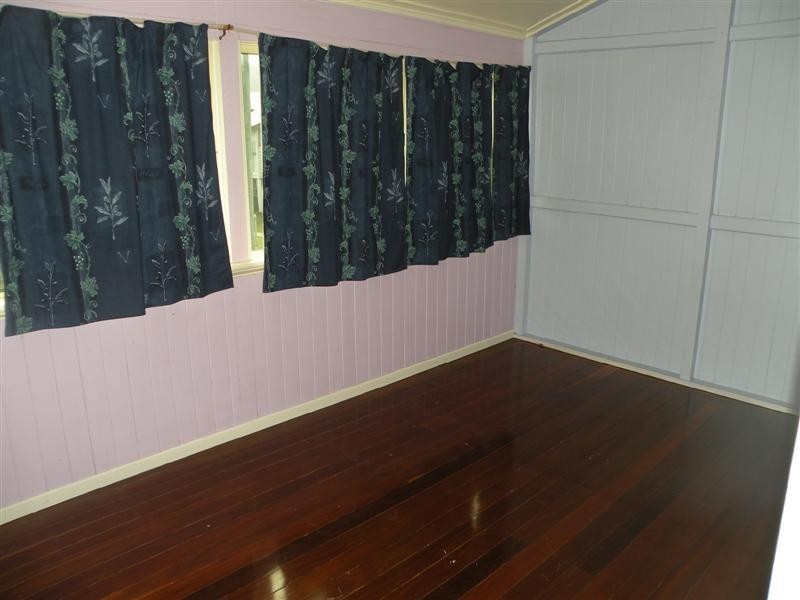 12 Dean Street, Berserker QLD 4701