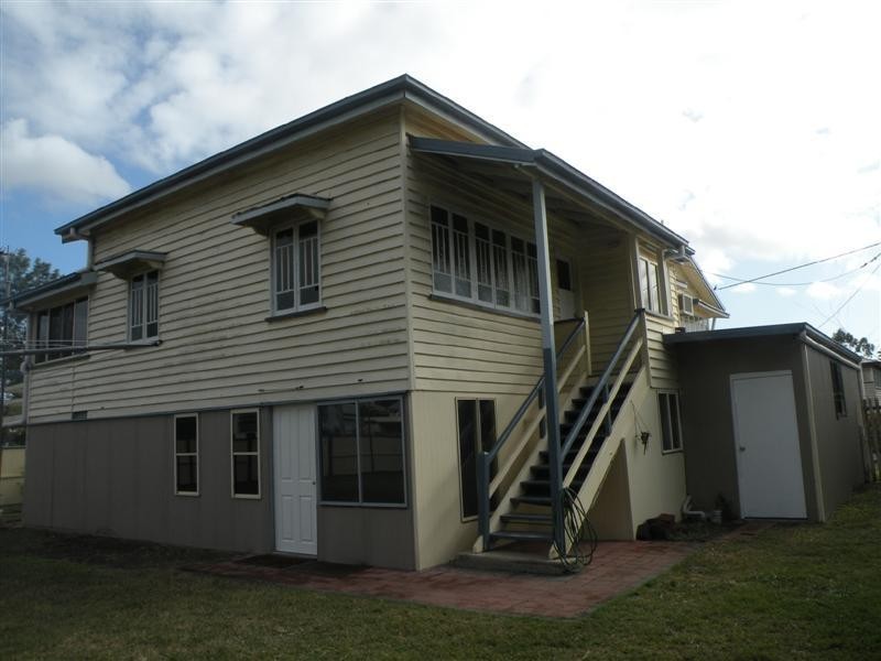 12 Dean Street, Berserker QLD 4701