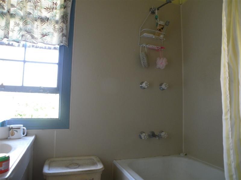 11 Bourke Street, Park Avenue QLD 4701