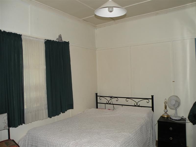 11 Bourke Street, Park Avenue QLD 4701