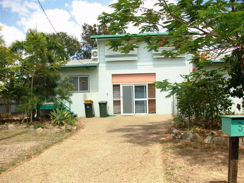 3 TUCKER Street, Berserker QLD 4701