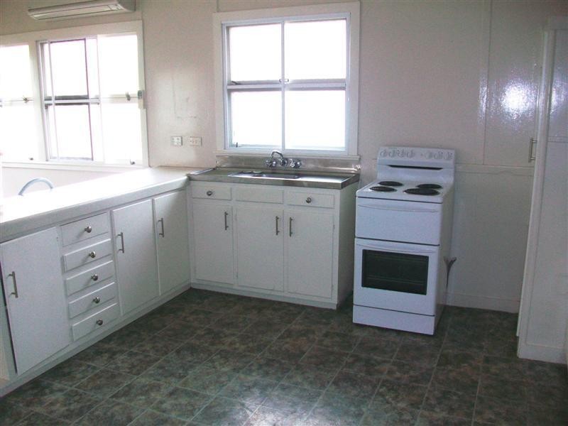 11 BOWEN Terrace, The Range QLD 4700