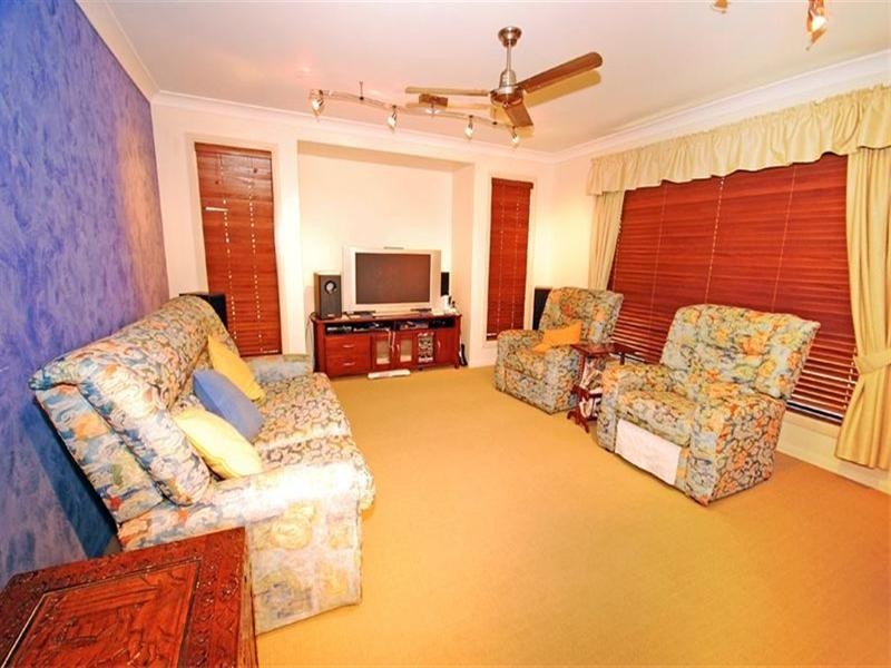 17 Goldfinch Drive, Parkhurst QLD 4702