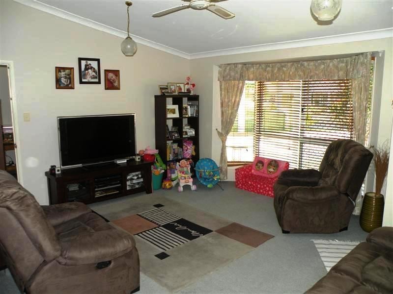 19 Hinton Street, Koongal QLD 4701