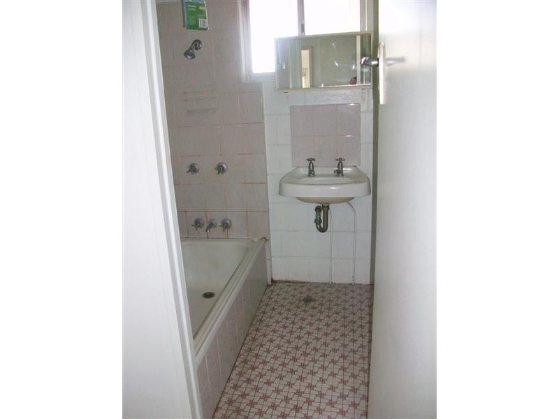 4/214 CAMPBELL Street, Depot Hill QLD 4700