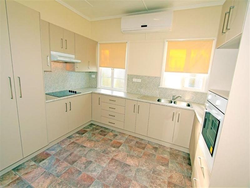 12 Tynan Street, Park Avenue QLD 4701