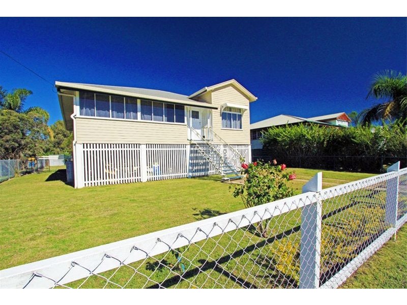 19 Main Street, Park Avenue QLD 4701