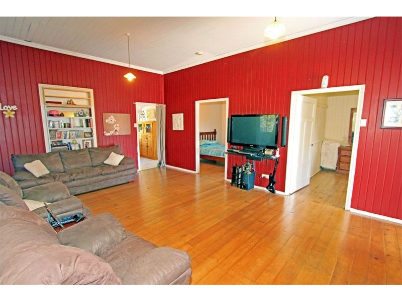 19 Main Street, Park Avenue QLD 4701