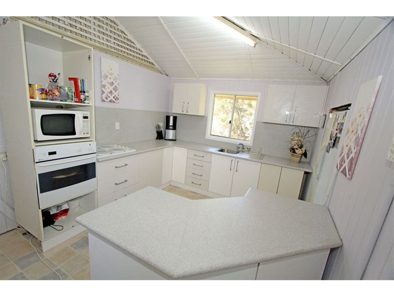 19 Main Street, Park Avenue QLD 4701