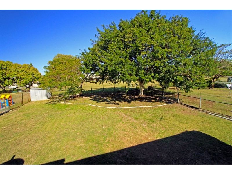 19 Main Street, Park Avenue QLD 4701