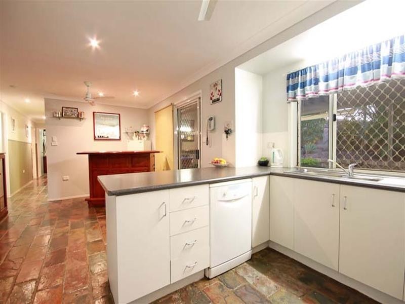 37 Klerkx Drive, Glendale QLD 4711