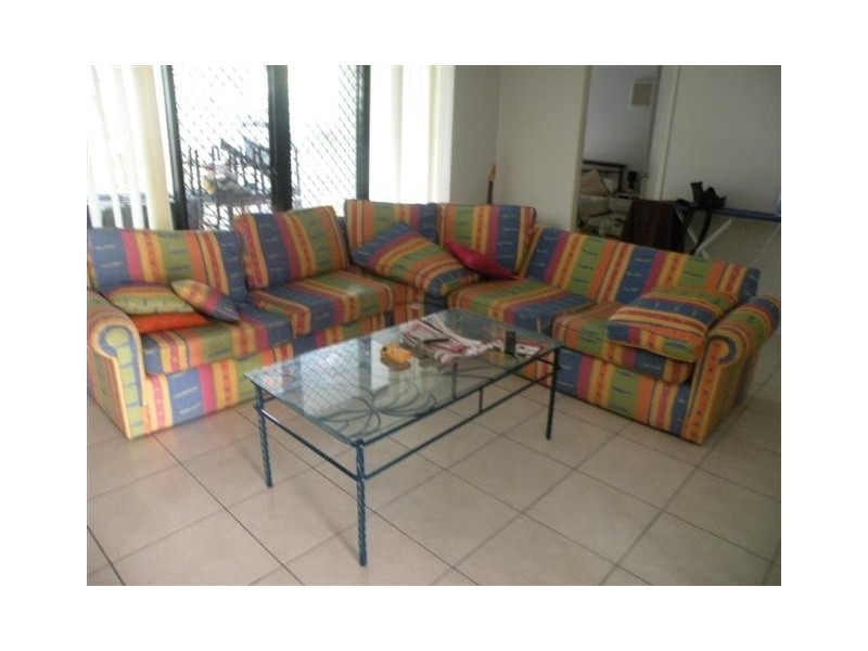 2/269 RICHARDSON Road, Kawana QLD 4701