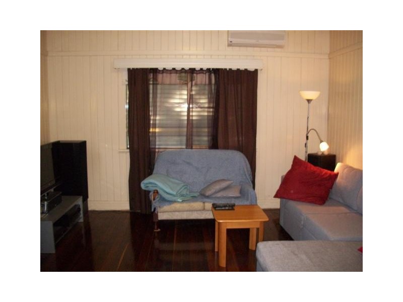 4 JONES Street, Wandal QLD 4700