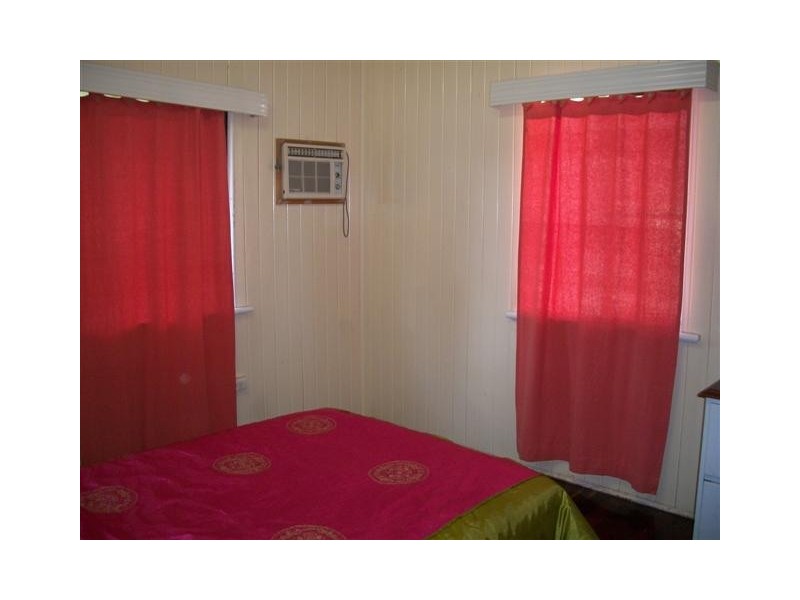 4 JONES Street, Wandal QLD 4700