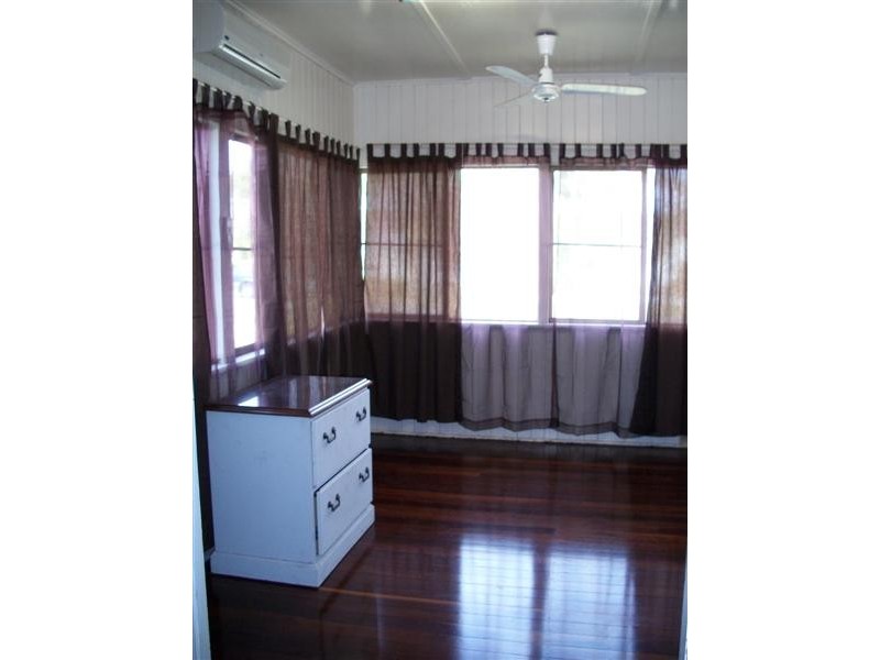 4 JONES Street, Wandal QLD 4700