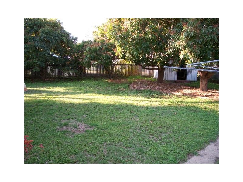 4 JONES Street, Wandal QLD 4700