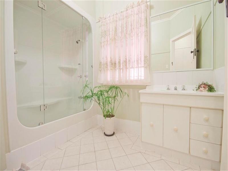 3 Barry Street, Wandal QLD 4700