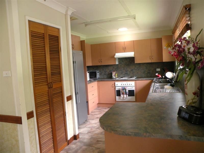 94 Buzacott Street, Park Avenue QLD 4701