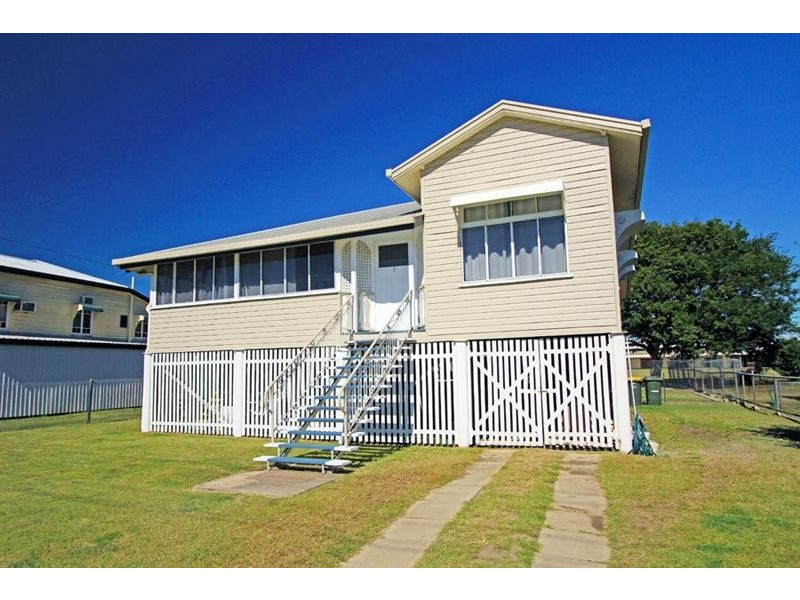 19 MAIN Street, Park Avenue QLD 4701