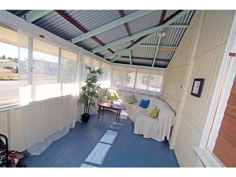 19 MAIN Street, Park Avenue QLD 4701