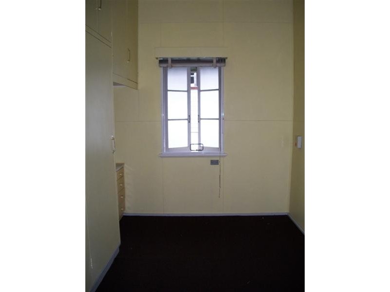 143 CAROLINE Street, The Range QLD 4700