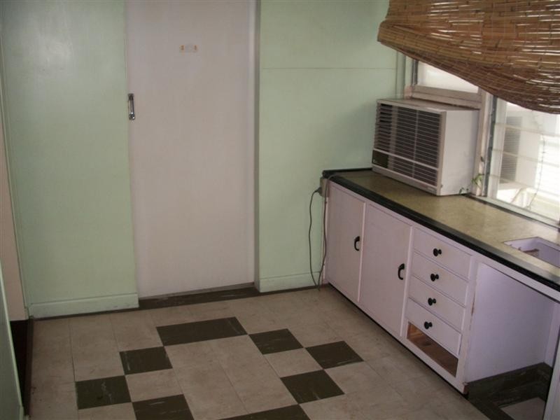 143 CAROLINE Street, The Range QLD 4700