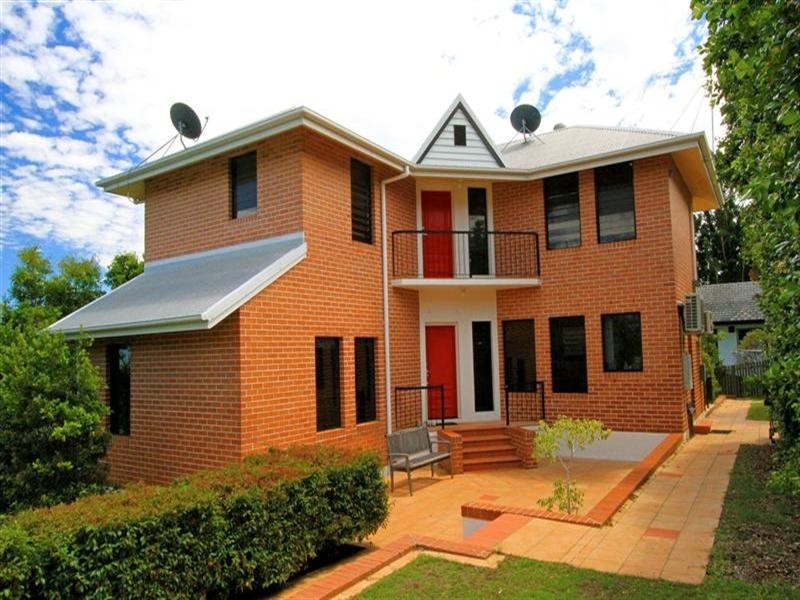 8 Herley Street, The Range QLD 4700